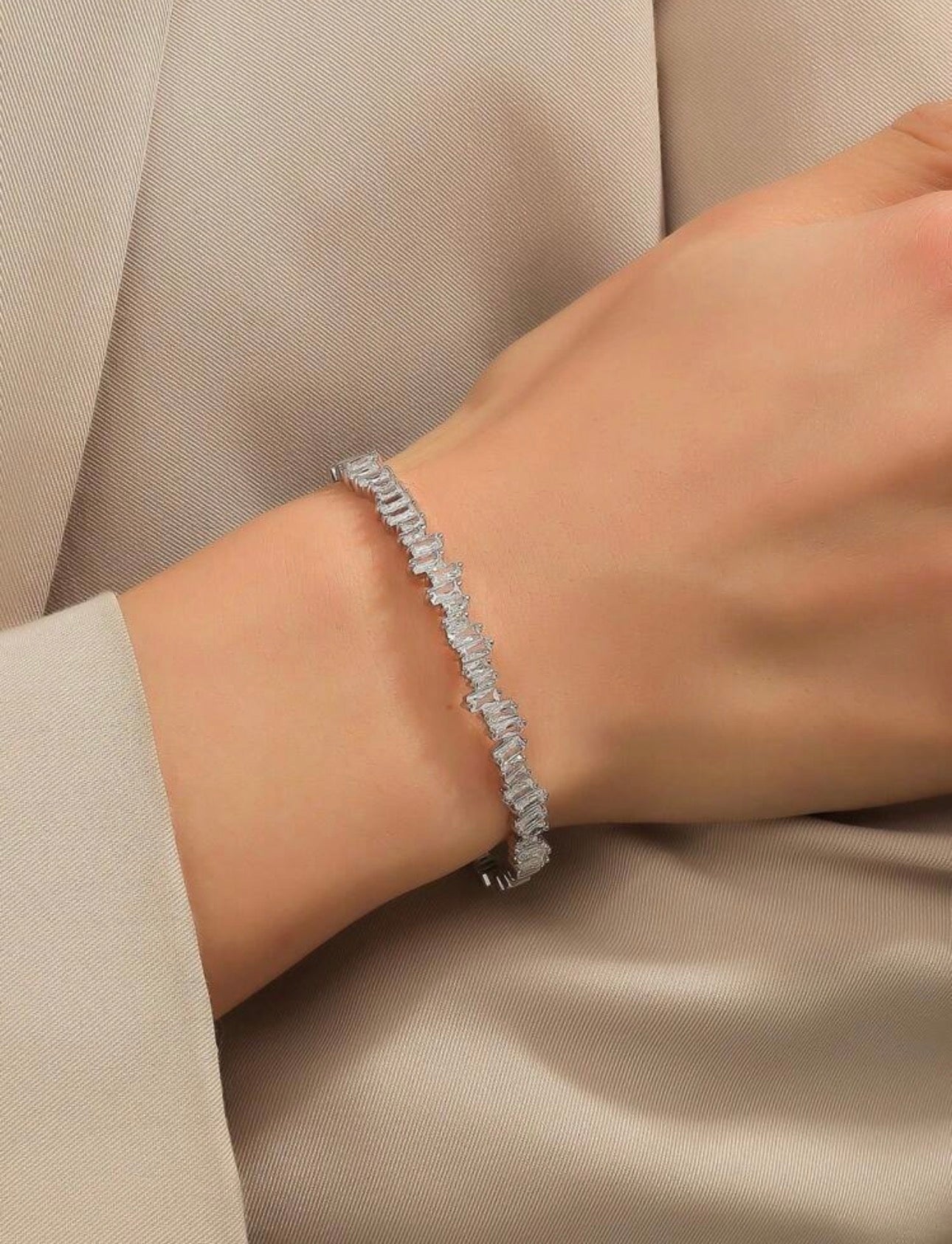 𝔹𝕣𝕒𝕔𝕖𝕝𝕖𝕥𝕤 ℂ𝕠𝕝𝕝𝕖𝕔𝕥𝕚𝕠𝕟