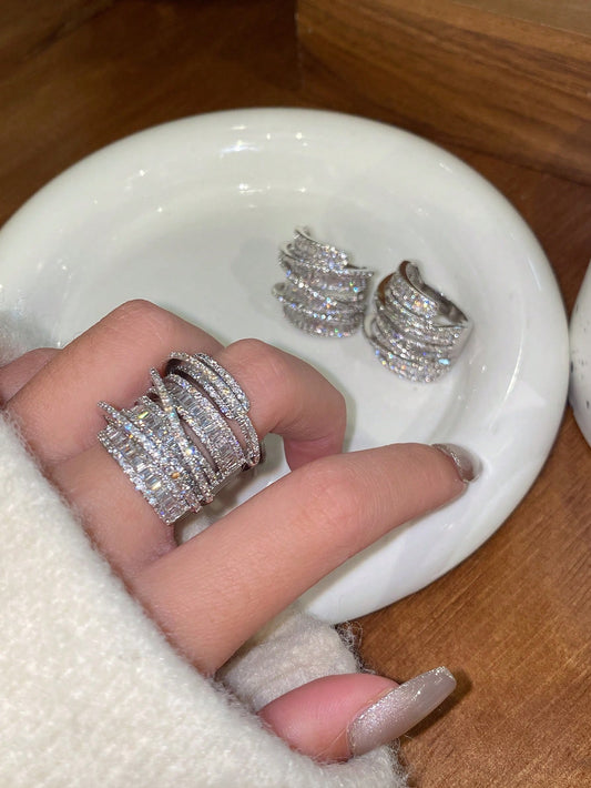 ✨ Luxurious Wide-Band Zirconia Ring