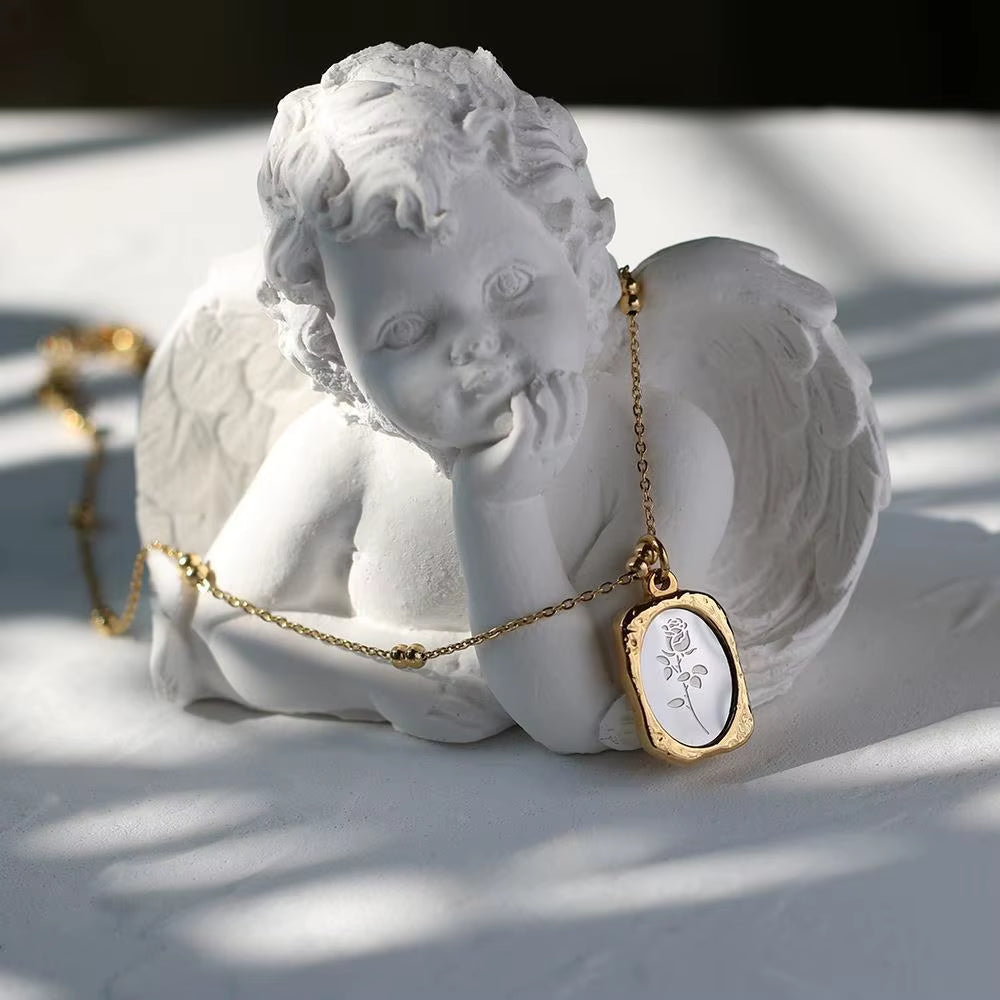 Romantic Vintage Flower Pendant Necklace